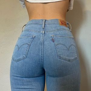 Levis High Rise Super Skinny Jeans